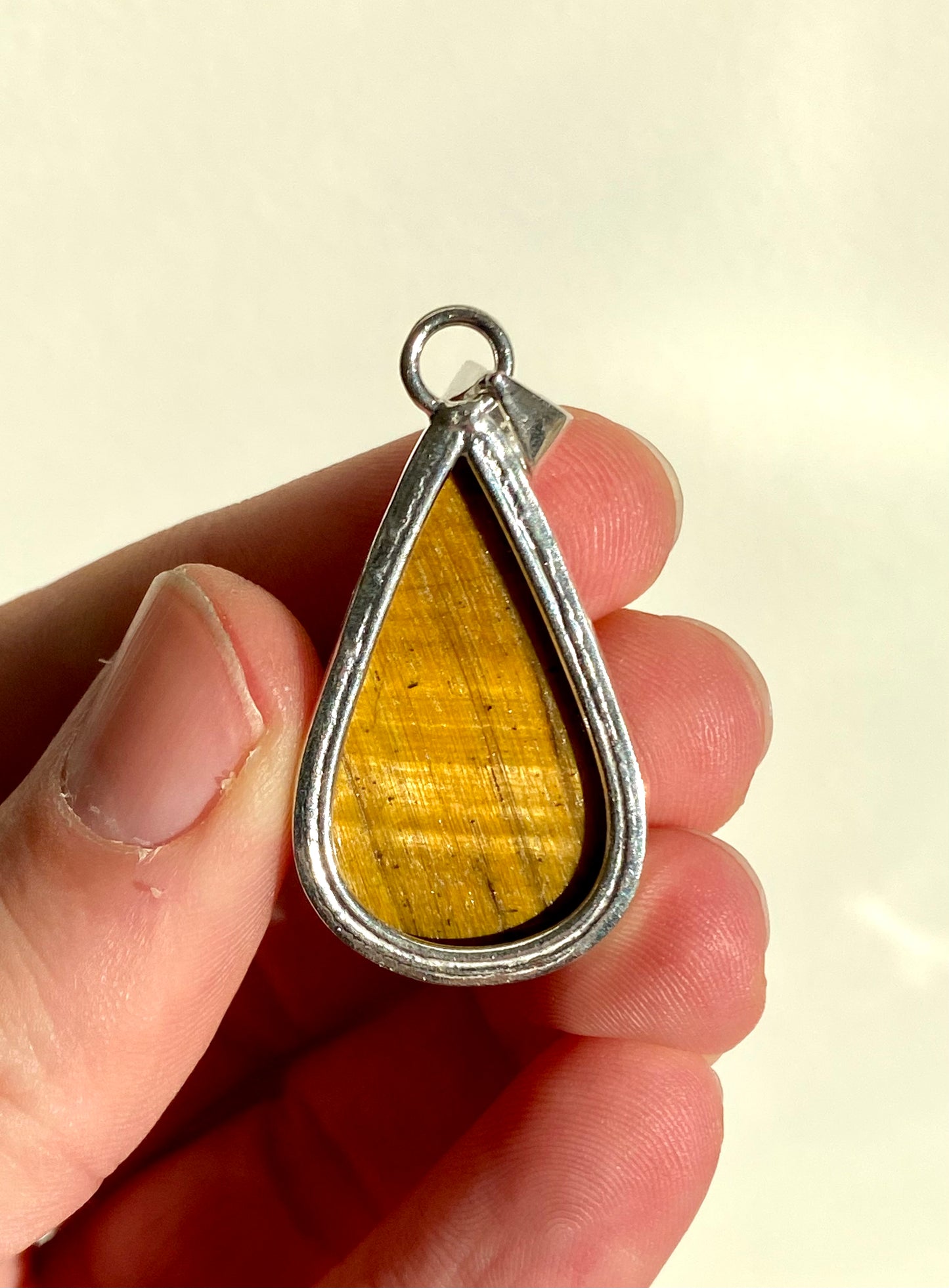 Tijgeroog hanger aan ketting, mineraal