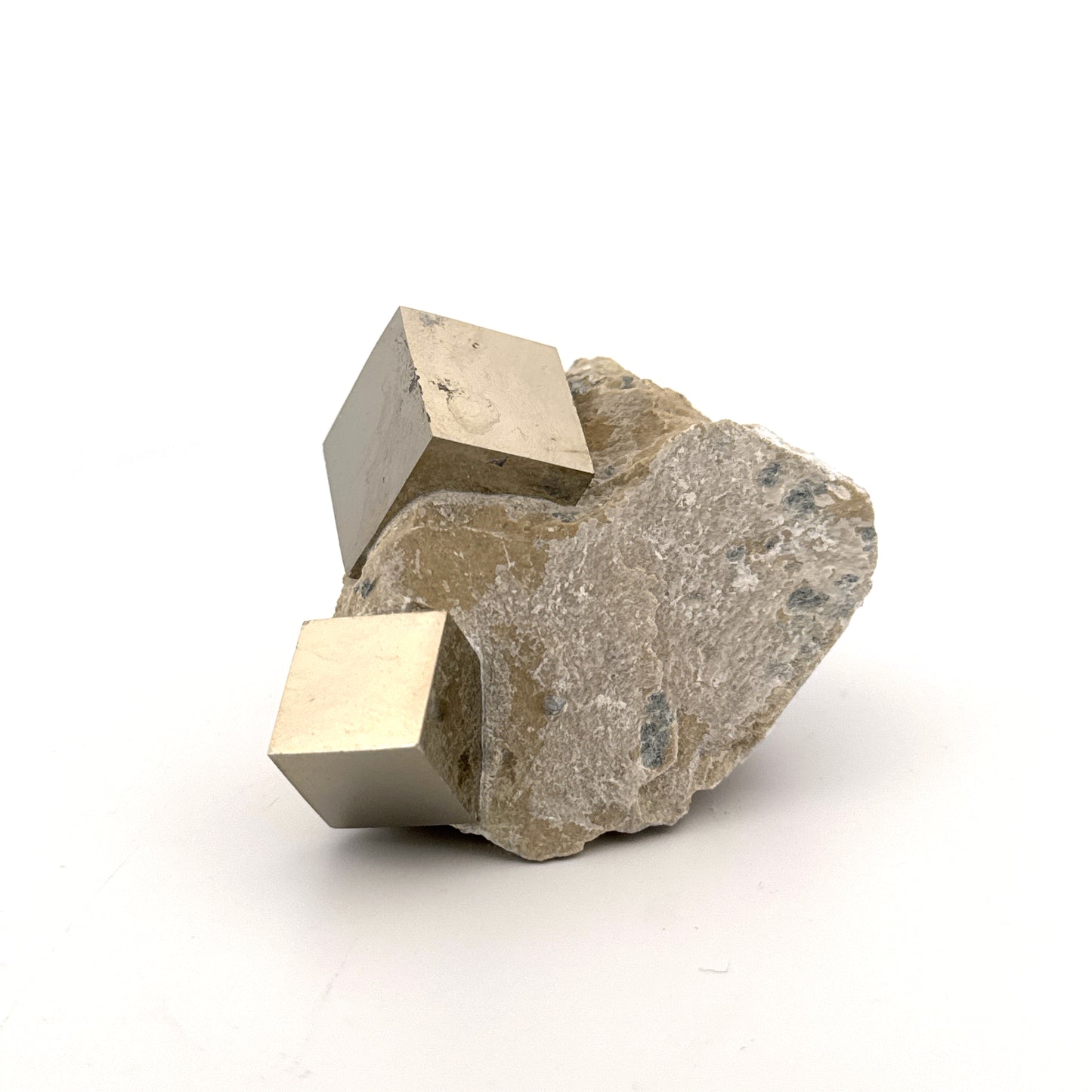 Pyriet op Matrix uit Navajún een Natuurlijk Kubisch Kristal (07)