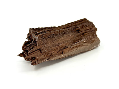 Groot stuk gepermineraliseerd hout bedekt met druzykwarts uit het Eoceen, Duitsland (246 Gram)
